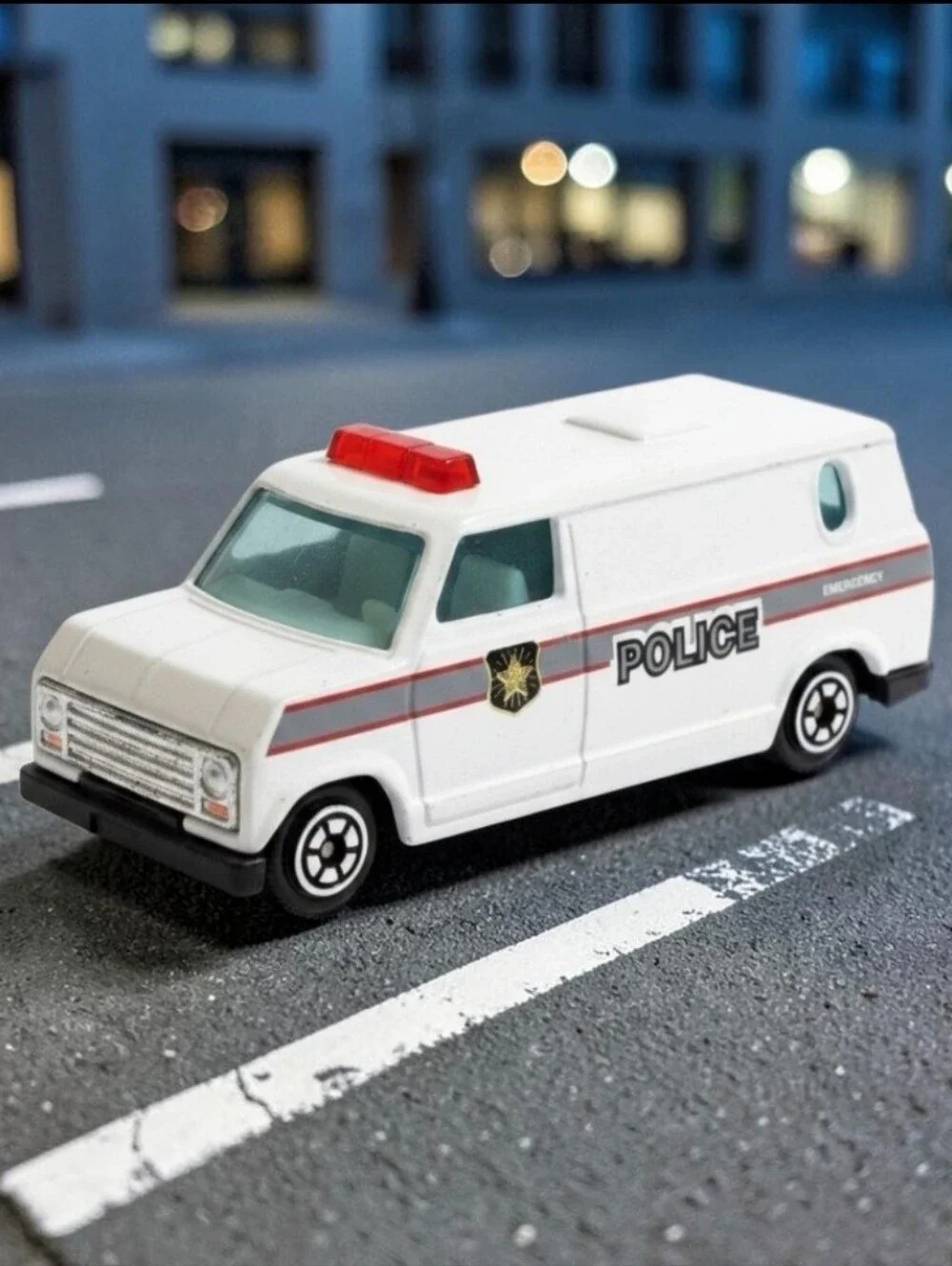 1981 Yatming #1501 White Ford Econoline Police Transport Van Wagon Die-Cast 1:64